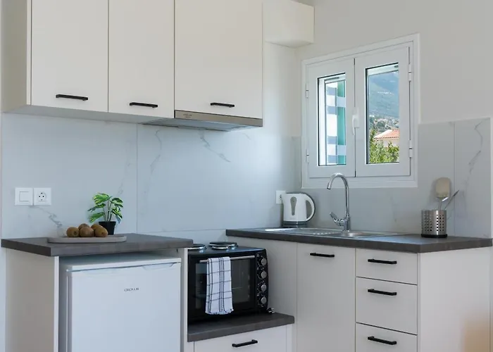 Captain's In Olive Grove 2 Apartment Mousata